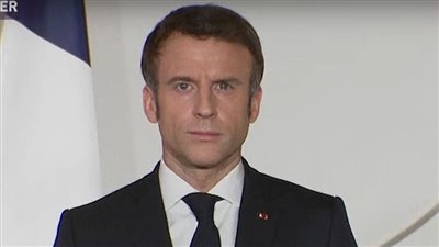 الرئيس الفرنسي يزور الجزائر اليوم ويلتقي نظيره عبد المجيد تبون لبحث العلاقات الثنائية