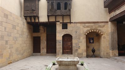 برعاية مكتبة الإسكندرية.. مصطفى عبيد يناقش كتاب ضد التاريخ في بيت السناري 