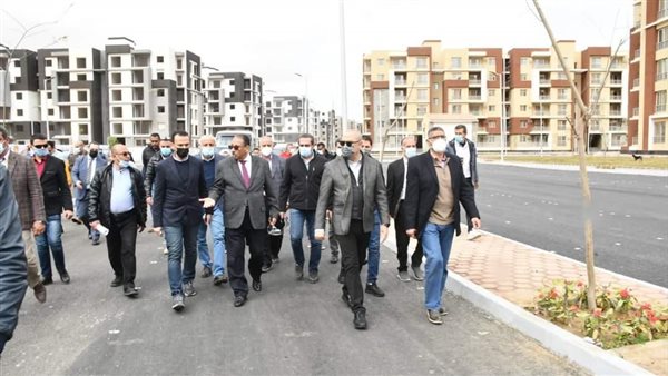 وزير الإسكان يتفقد