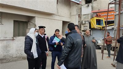 حملة مكبرة لإزالة اللافتات والإعلانات غير المرخصة ببنها في القليوبية 