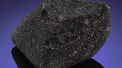 نيزك للبيع..قطعة صغيرة اصطدمت بالأرض تباع مقابل 9 آلاف جنيه استرليني