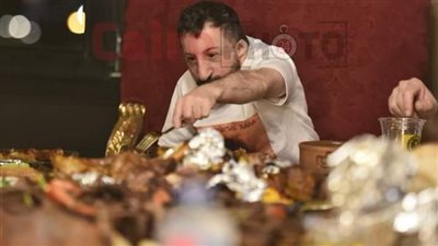 الباز عن كوسكال بابا: 3 جرائم ارتكبت خلال استقباله بمطعم منها إهانة العلم المصري