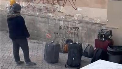 الطائرات الروسية تحلق فوقنا.. رحلة معاناة الطلاب المصريين في أوكرانيا للبحث عن وسيلة للوصول إلى حدود بولندا