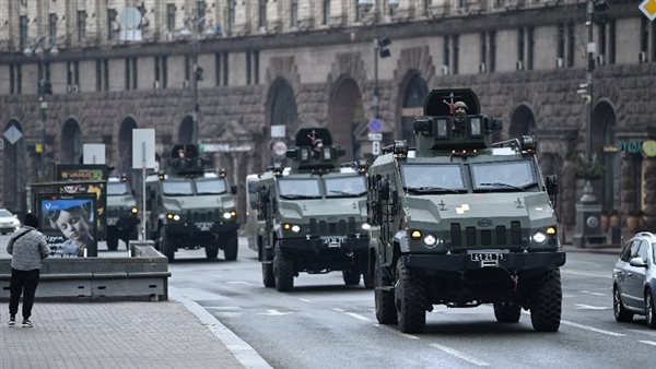 قافلة عسكرية في كييف