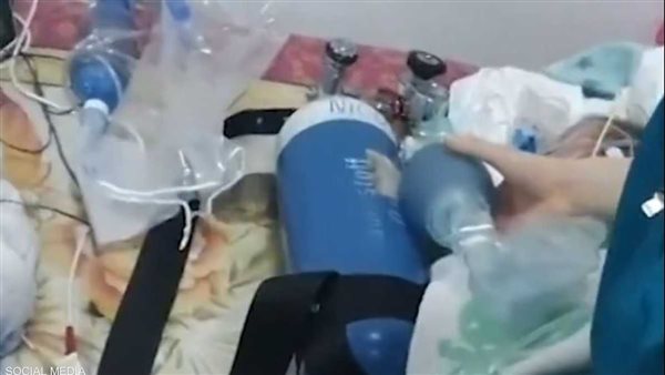 حديثو الولادة يدفعون