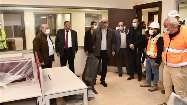  وزير الإسكان 