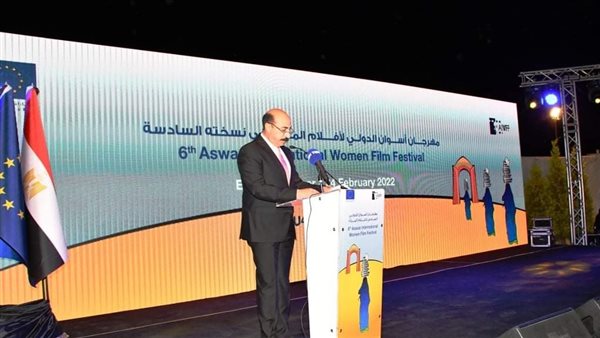 محافظ أسوان