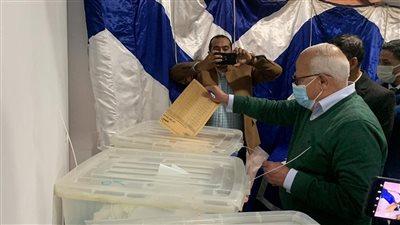 المحافظ يدلي بصوته في انتخابات نقابة المهندسين ببورسعيد | صور