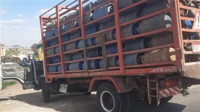 ضبط سيارة نقل محملة بـ270 أسطوانة بوتجاز قبل بيعها في السوق السوداء بـ بني سويف