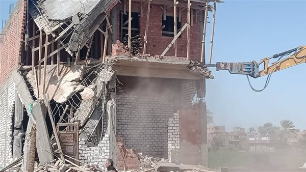 إزالة 36 حالة تعدي