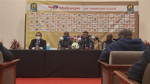 موكوينا مدرب صن داونز