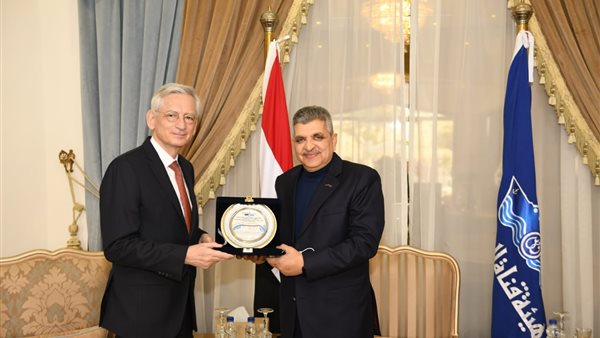 رئيس هيئة قناة السويس