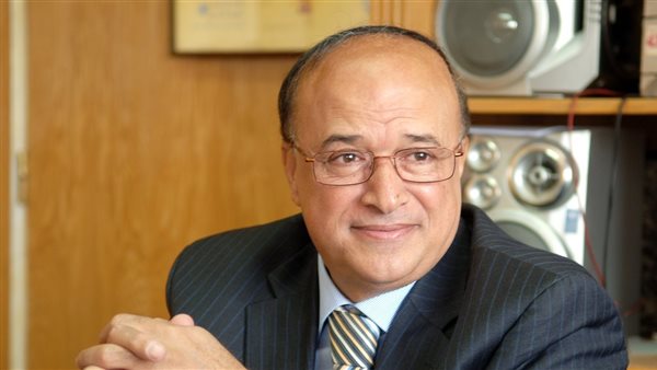 السفير محمود كارم