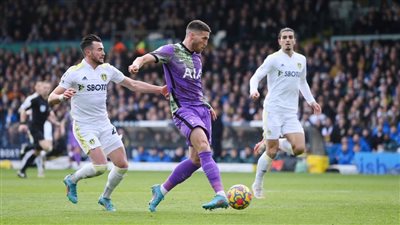 توتنهام يضرب ليدز يونايتد برباعية في الدوري الإنجليزي