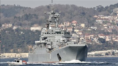 إعلام روسي: تركيا لم تمنع سفننا من العبور في مضيقي البوسفور والدردنيل