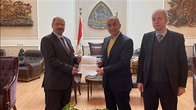 رئيس جامعة الزقازيق يعين الدكتور غنايم وكيلًا لشئون التعليم والطلاب بكلية الحقوق