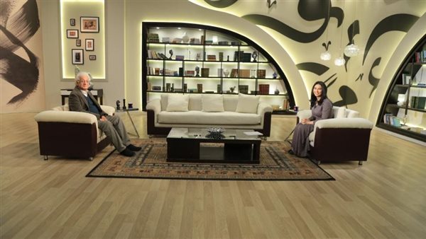 قصواء الخلالى والكاتب