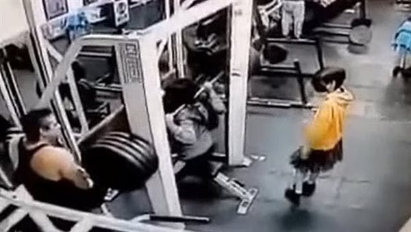 الفتاة أثناء التدريب