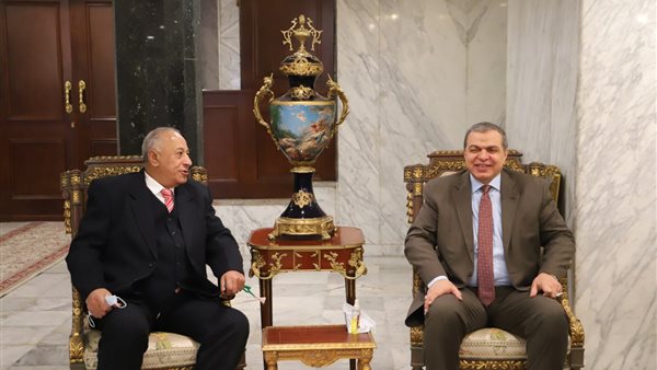 وزير القوى العاملة