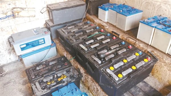 بطاريات السيارات