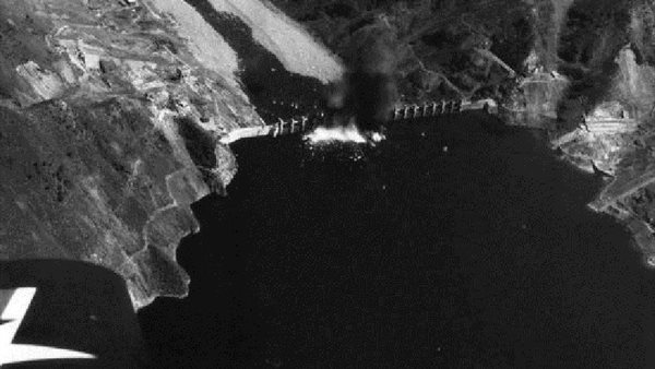  تفجير أحد السدود