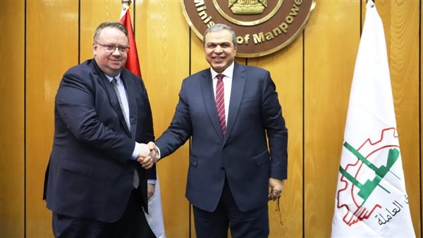 وزير القوى العاملة