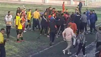 اعتداء فريق التربية والتعليم على لاعبي العبور في دوري القسم الثالث | فيديو