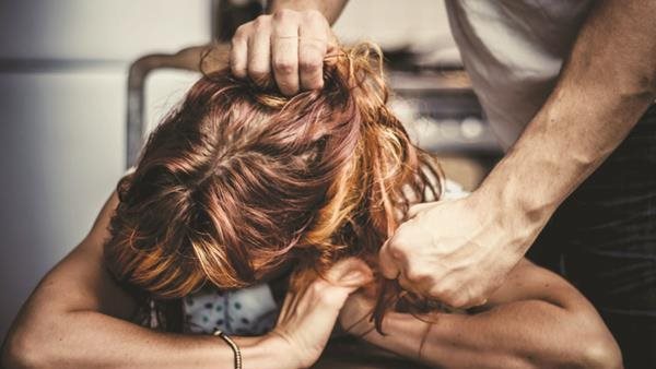 العنف الأسري