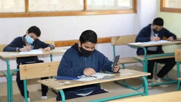 طلاب الشهادة الاعدادية