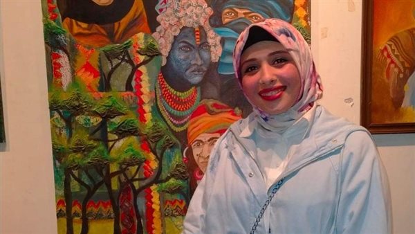 آية العدوي إلى جانب