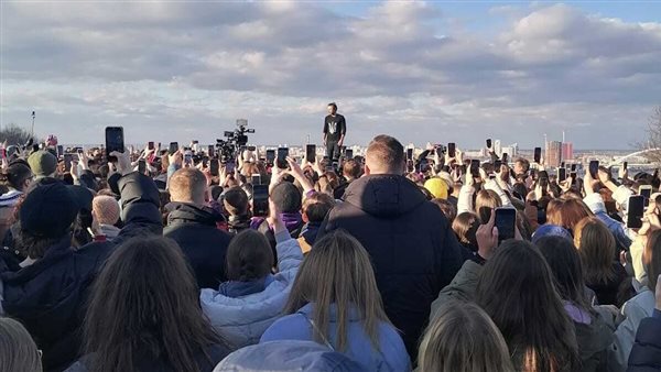 الفارين على الحدود