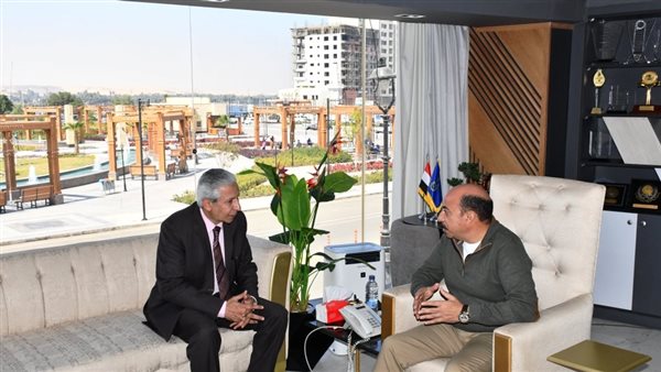 محافظ أسوان