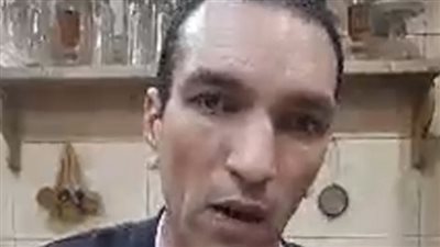 مهندس بترول فقد وظيفته بسبب كورونا: بشتغل قهوجي ومراتي تخلت عني ونفسي أرجع لأولادي وألاقي شغل