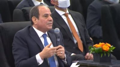 السيسي: أنا قولت لبنتي استني سنتين تلاتة على الأقل عشان تخلفي
