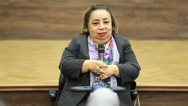 هبة هجرس مقررة لجنة