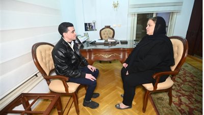 أرملة ياسر رزق: ترددت في زواجي منه لأنه كان متجوز الصحافة.. وقالولي هيخلف جرايد ومجلات| فيديو 