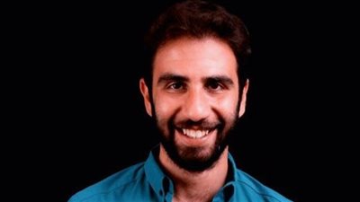 مينا النجار عازف جيتار في مسلسل ريفو مع أمير عيد