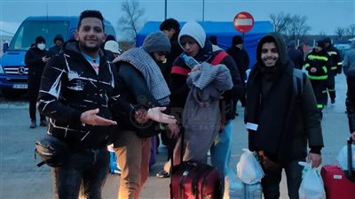 عبور 16 طالبًا مصريًّا الحدود الأوكرانية الرومانية في طريقهم إلى بوخارست | خاص
