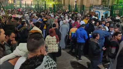 رغم قرار إلغاء المولد.. توافد أحباب السيدة زينب من جميع المحافظات لإحياء ذكرى مولدها | فيديو 