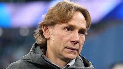 أول تعليق من مدرب منتخب روسيا بعد قرار عدم المشاركة في البطولات