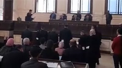 بدء جلسة محاكمة المتهمين في قضية فتاة المول بالإسكندرية | بث مباشر