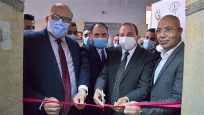 رئيس جامعة بني سويف يفتتح عيادة القدم السكري بالمستشفى الجامعي 