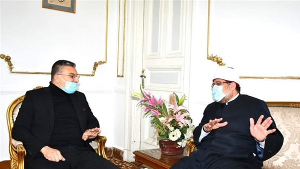 وزير الأوقاف يستقبل