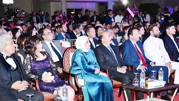 محافظ أسوان