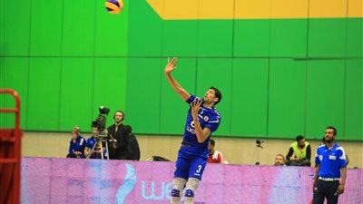 الأهلي يهزم سموحة 3-0 ويواصل صدارة دوري رجال الطائرة