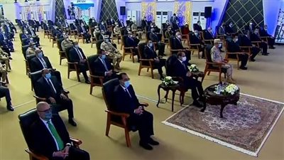 الرئيس السيسي يشهد افتتاح عدد من المشروعات القومية بقطاعي الإسكان والطرق | بث مباشر