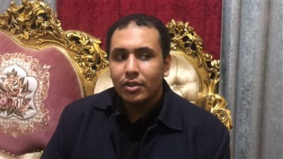 طالب مصري عائد من أوكرانيا: عشنا لحظات عصيبة حتى احتضنتنا الدولة.. ووالدته تشكر الرئيس السيسي | فيديو