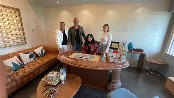 جانب من التوقيع