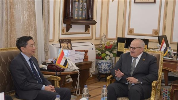 رئيس جامعة القاهرة