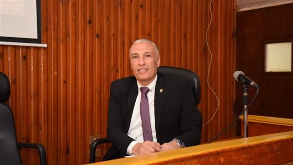 الدكتور أسامة مدني